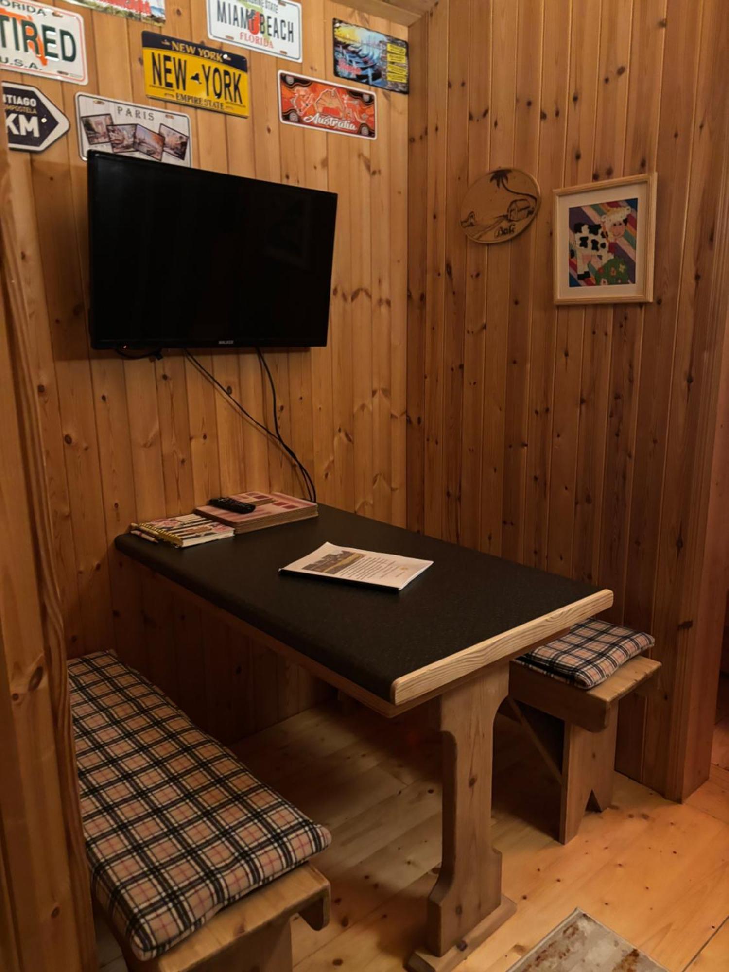Cosy Countryside Log Cabin Килкенни Экстерьер фото